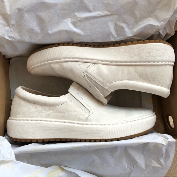 ⭐️Sofft⭐️Brand New Watney White Slip On Double Gore Sneakers Women's Sz 7 - Picture 6 of 8